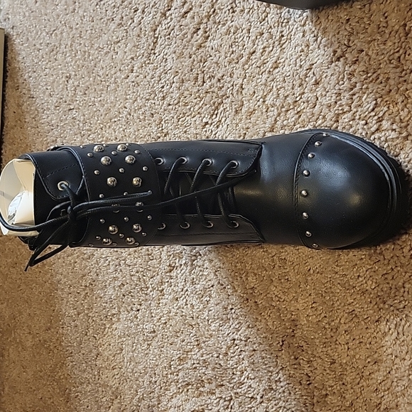 Black combat boots with silver detail - Picture 4 of 9